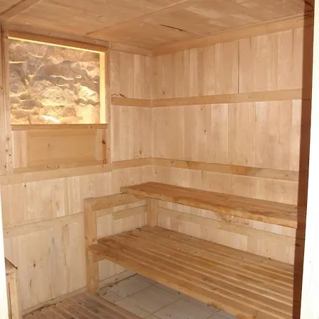 Гостьовий будинок Ehila 3*